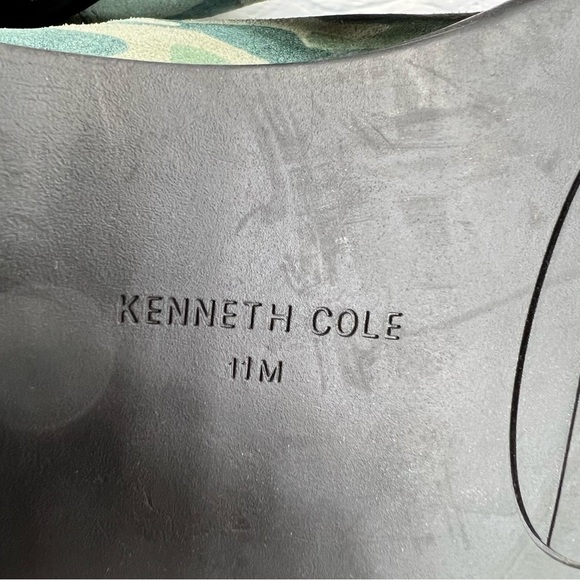 Kenneth Cole New York Levon 2.0 Welt Chelsea Boot
Olive Camouflage Ankle Boots - Picture 9 of 12